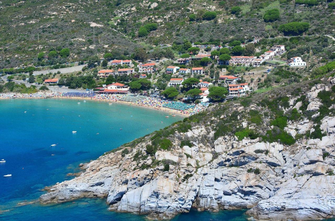 Hotel Baia Imperiale Spiaggia di Cavoli Kültér fotó