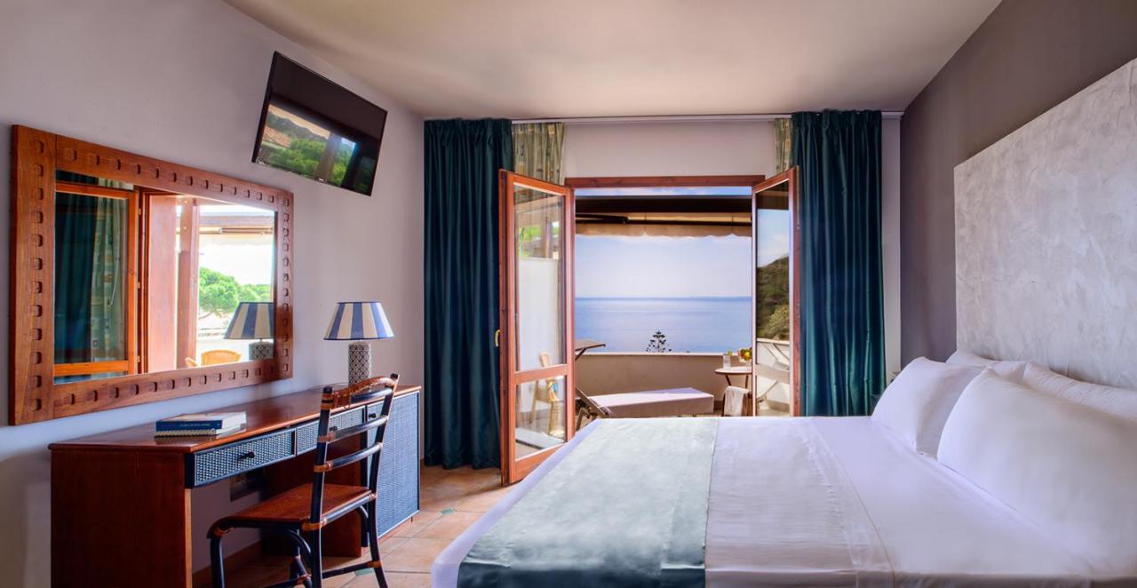 Hotel Baia Imperiale Spiaggia di Cavoli Kültér fotó