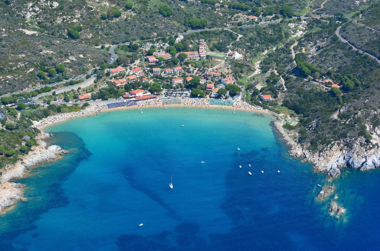 Hotel Baia Imperiale Spiaggia di Cavoli Kültér fotó