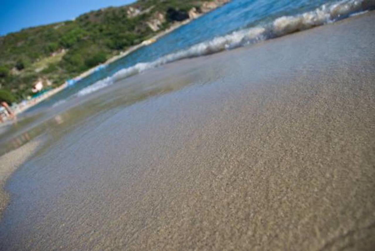 Hotel Baia Imperiale Spiaggia di Cavoli Kültér fotó